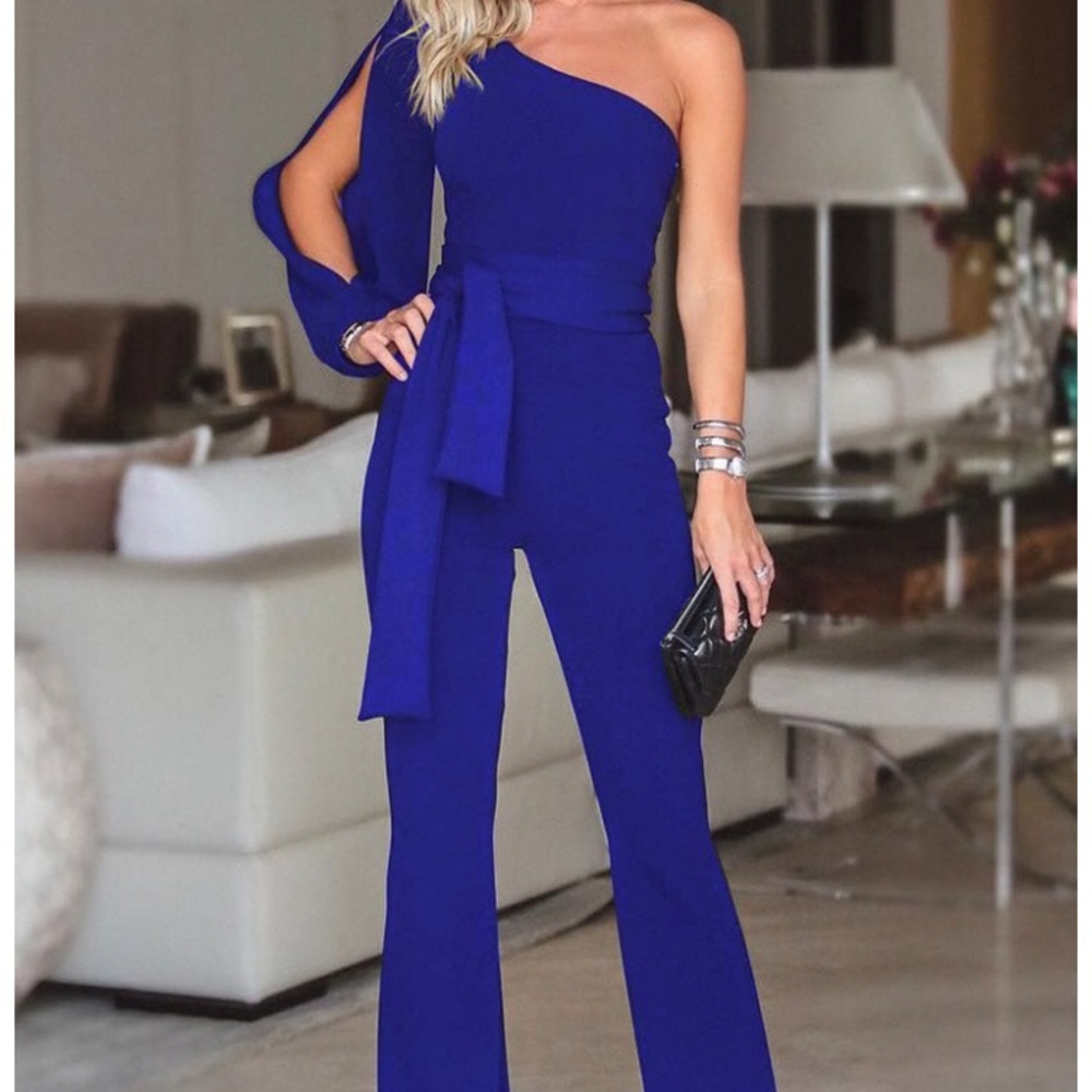 One shoulder slit sleeve jumpsuit